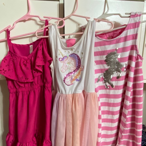 Girls size 5 dresses. Excellent condition! - Picture 5 of 5